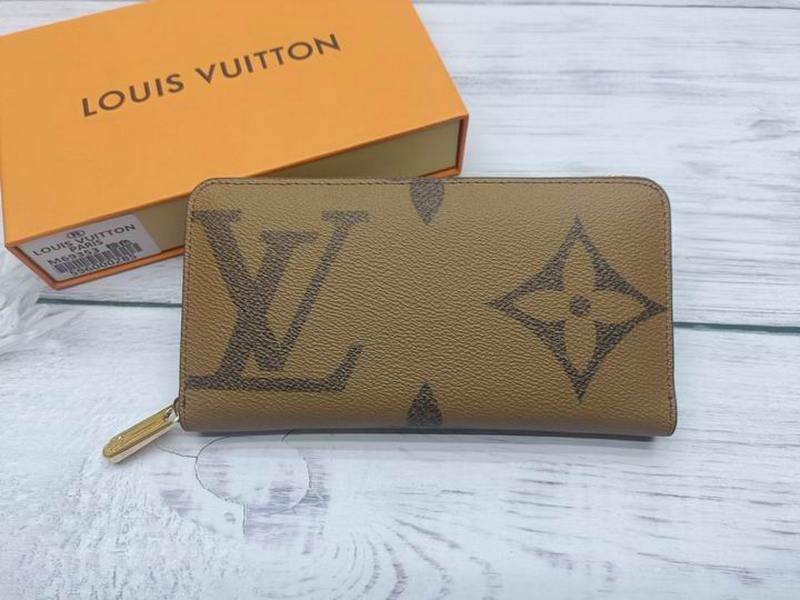 LV Wallets 74